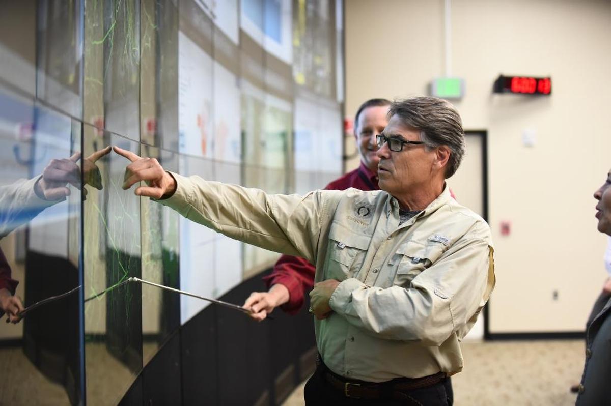 Energy Secretary Rick Perry had the opportunity to learn about how Pacific Northwest National Laboratory is helping to improve the reliability, resiliency and security of the nation’s electric grid during his visit this August.