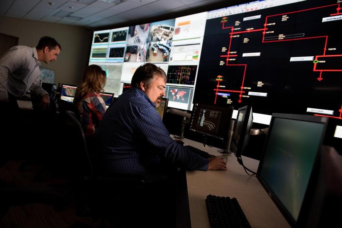 The Electricity Infrastructure Operations Center in PNNL’s Systems Engineering Building includes two fully functional grid control rooms. The rooms each feature 452-square-foot video walls that make it possible to design, test and evaluate tools and concepts in a setting that mirrors current industry conditions.