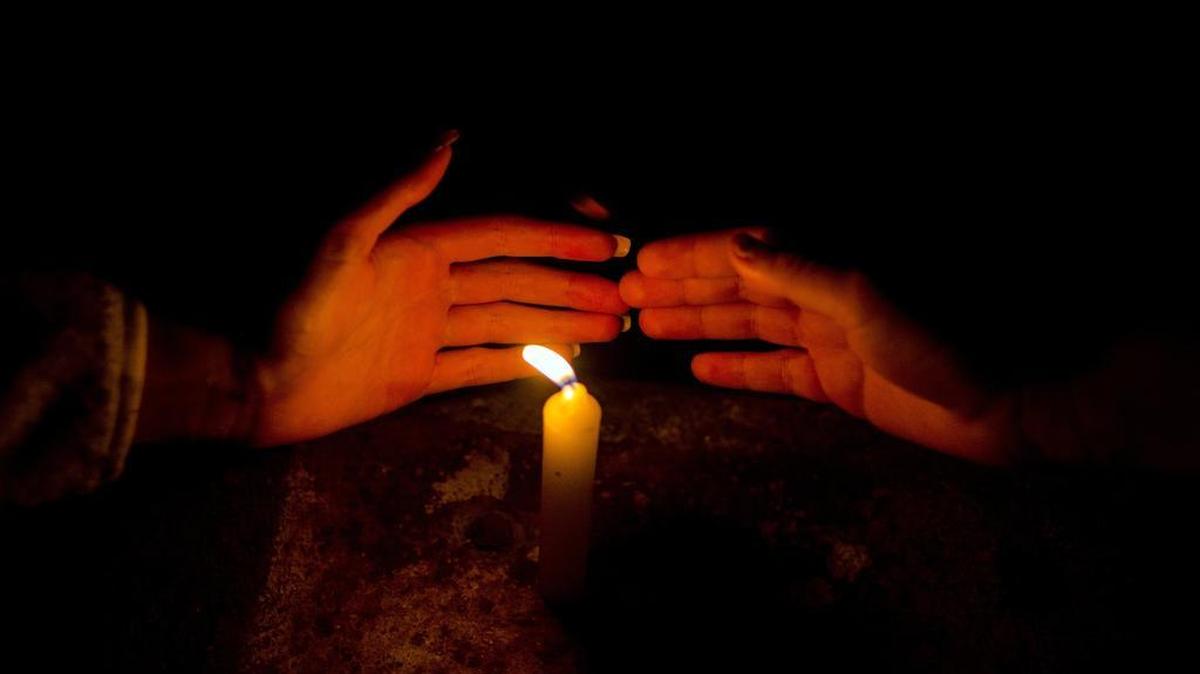 A candlelight vigil is scheduled for Sunday in Richland to remember the victims of the Tree of Life synagogue shooting in Pittsburgh.