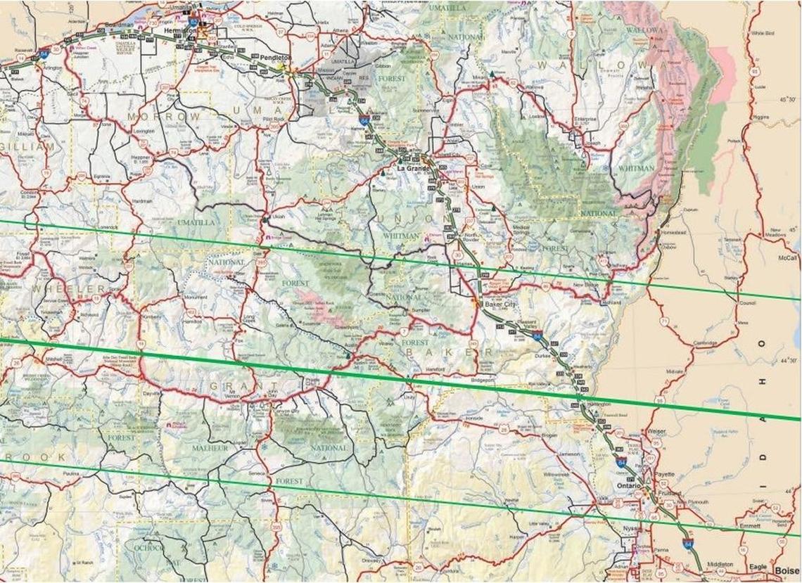 Oregon highway map with the path of totality marked in green.