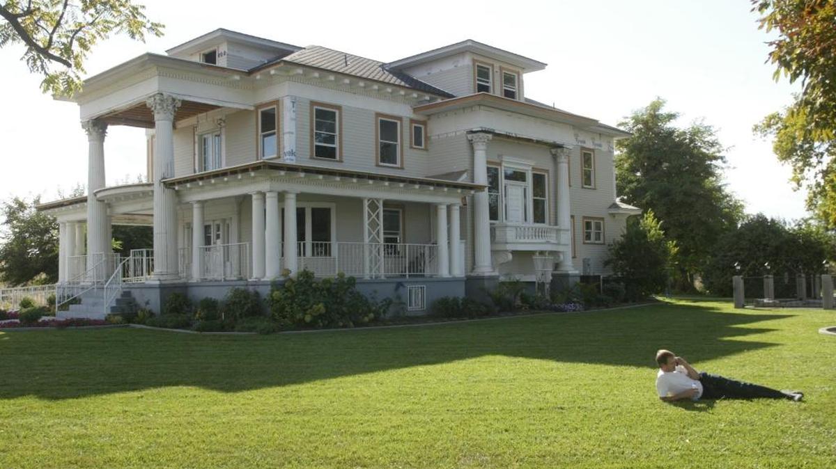 Moore Mansion in Pasco