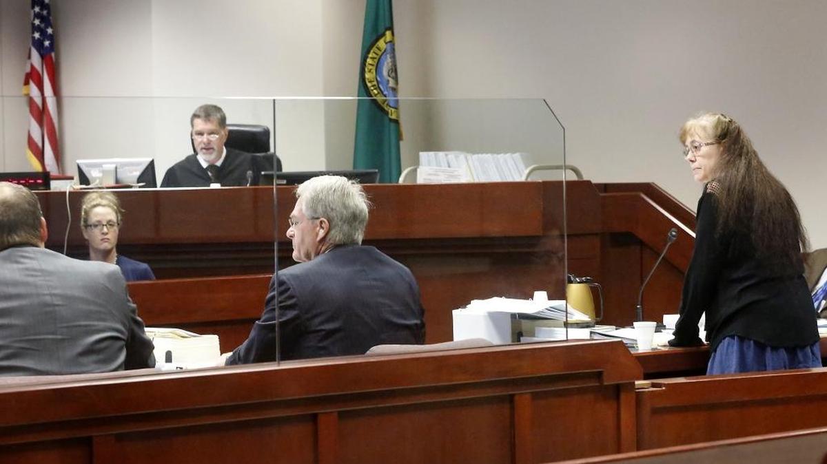 Donna Zink, right, posted a list of more than 21,000 registered sex offenders in Washington this fall after a protracted legal battle to publicly identify Level 1 offenders. So far, the Mesa public records advocate has received only one phone call. Above, she appears in court as part of her public records case against the city of Mesa.