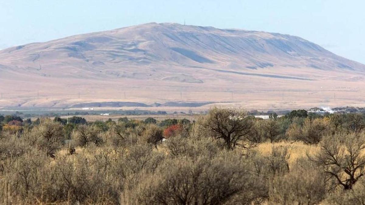 The U.S. Fish and Wildlife service is accepting comments on how to manage public access to Rattlesnake Mountain.
