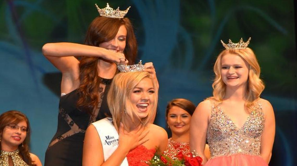 Tayler Plunkett, 19, was crowned Miss Tri-Cities 2016 on Saturday at Kennewick High School.