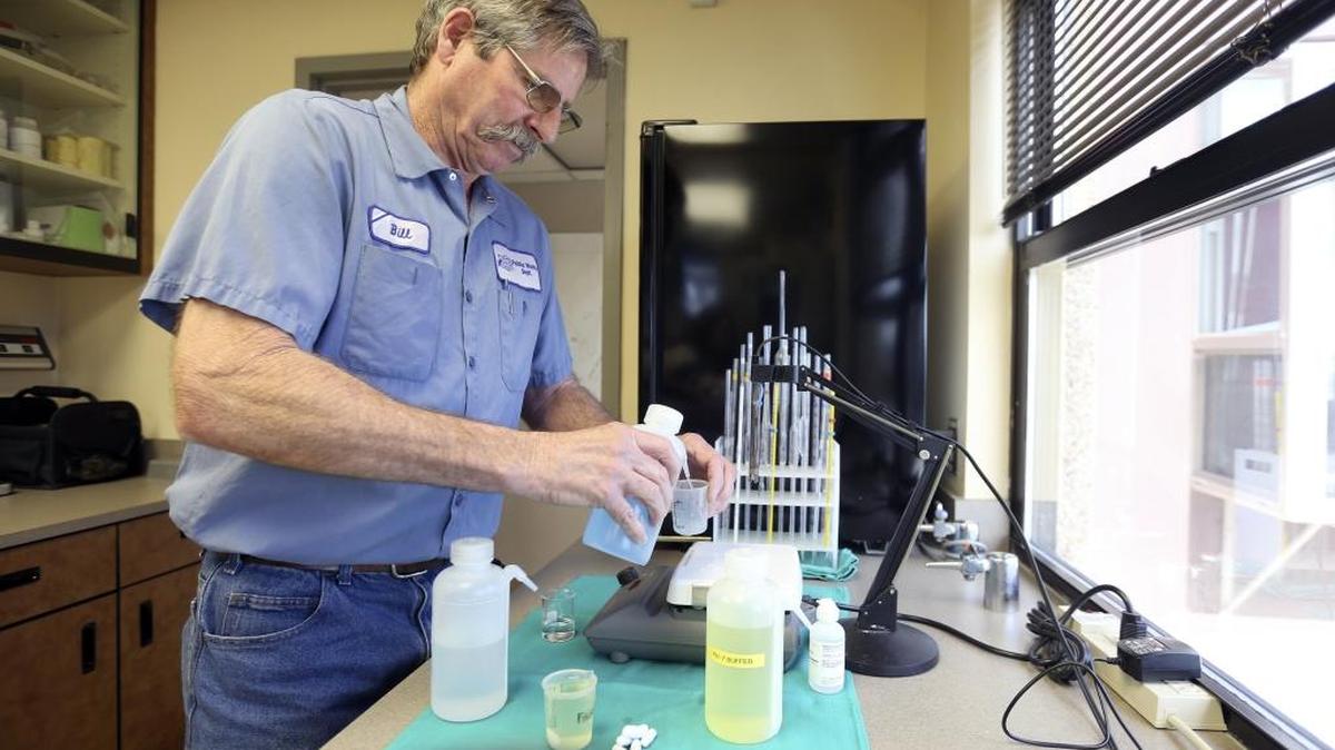 Bill Maxwell, a Pasco water treatment plant operator, was named “Operator of the Year” by state health officials in advance of National Drinking Water Week. Maxwell is pictured in 2016 testing the ph levels of the city’s drinking and river water.
