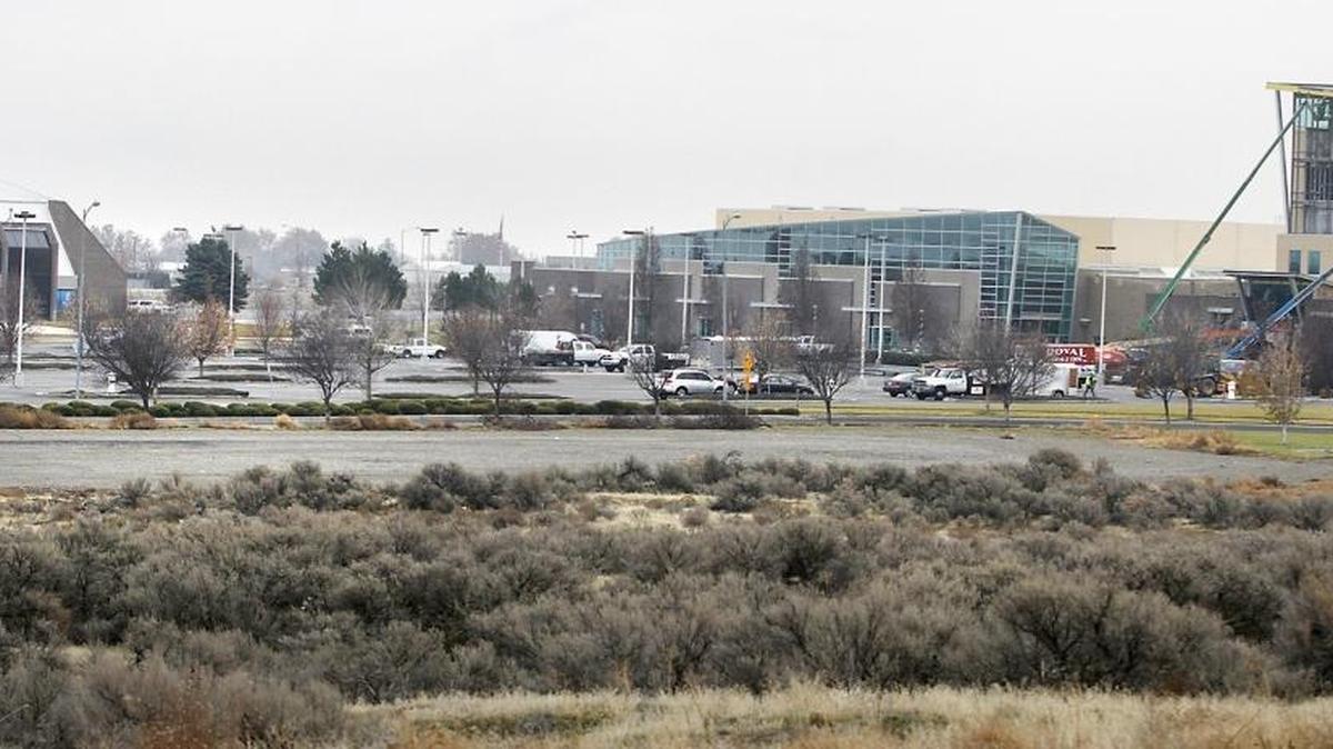 Kennewick is considering a project for a 100,000-square-foot theater-type building between the convention center and Toyota Center.