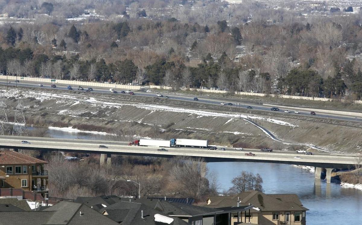 The bridge is to be built just upstream of the Interstate 182 bridges across the Yakima River.