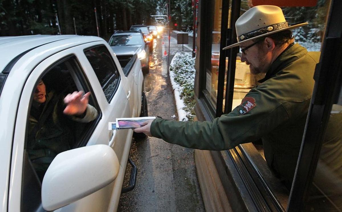 Visitors to Mount Rainier and other national parks will not be charged an entrance fee on Veterans Day weekend, Nov. 11 and 12.