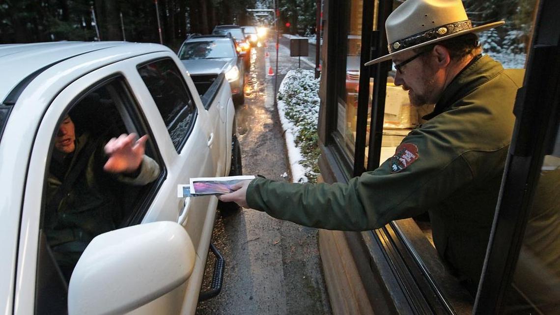 Visitors to Mount Rainier and other national parks will not be charged an entrance fee on Veterans Day weekend, Nov. 11 and 12.