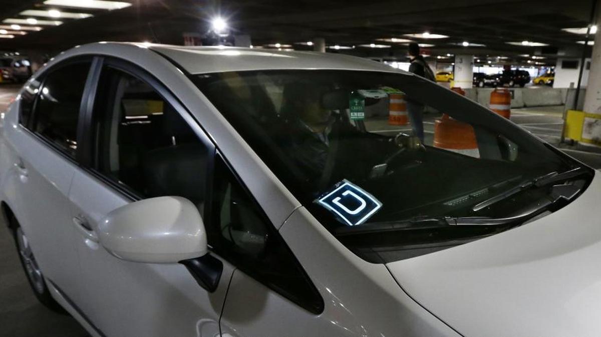 The Kennewick City Council is expected to approve a new set of codes allowing Uber and similar companies to operate here when it meets Nov. 15.