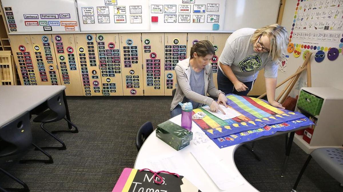 A Richland school is opening its doors Saturday for Richland children who missed a week of lunches.