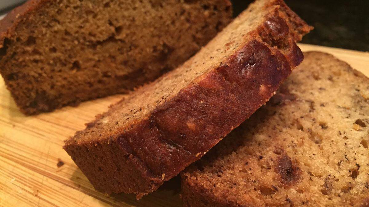 Belles Breads, a Richland bakery that sells 30 flavors of banana bread, will close on Halloween. Owner Cristi Dennis will continue accepting orders through Facebook.