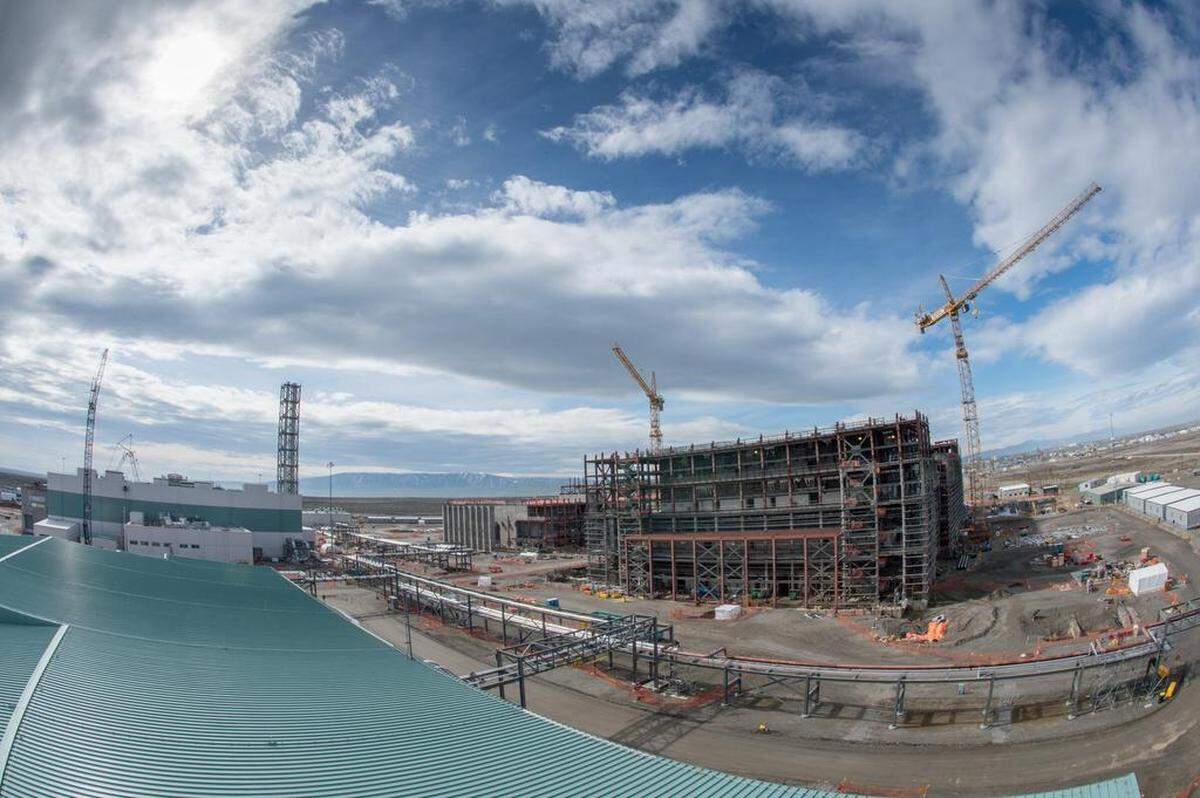 The Government Accountability Office says grouting some Hanford low activity radioactive waste rather than glassifiying it at the vit plant under construction would save billions of dollars.
