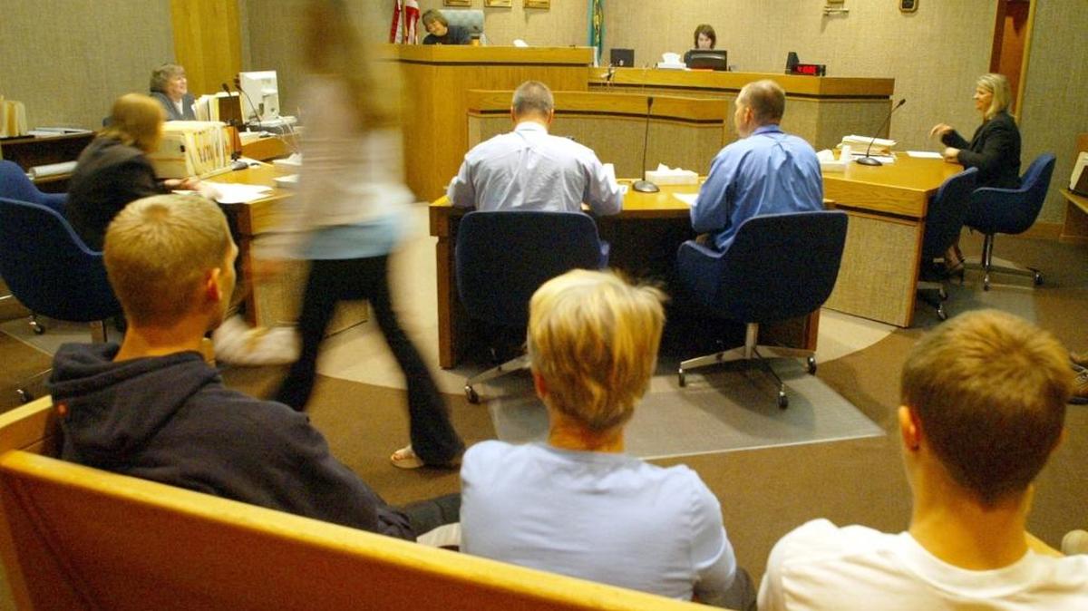 The Benton and Franklin county commissions jointly agreed to request up to $7 million from the Washington Legislature to support a $10 million project to rebuild the bicounty justice center in Kennewick.