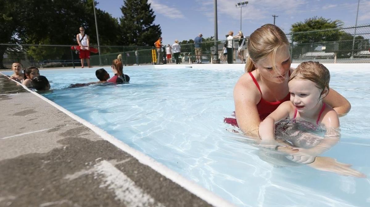 The city of Richland is accepting registrations for the first of five Starfish swimming sessions this summer.