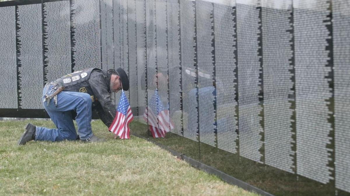 A traveling version of the Vietnam Veterans Memorial is coming to Pasco’s City View Cemetery this week. A similar replica came to Richland in 2003.