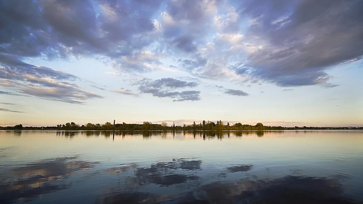 The Columbia River is enjoyed by visitors and residents alike, one of the many reasons the Tri-Cities is a great place to live, work and play.