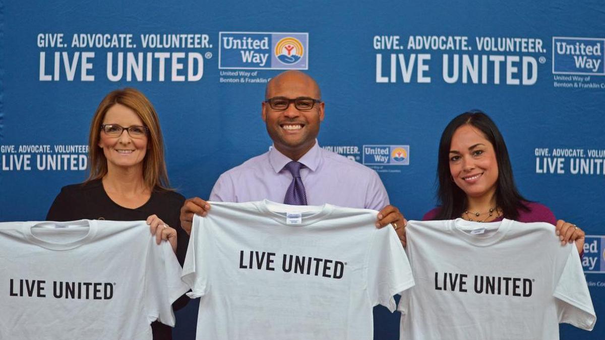 Franklin PUD employees show their support at the annual LIVE UNITED Breakfast. This event, held every September, invites community members and businesses to learn about how United Way is improving lives in our community.