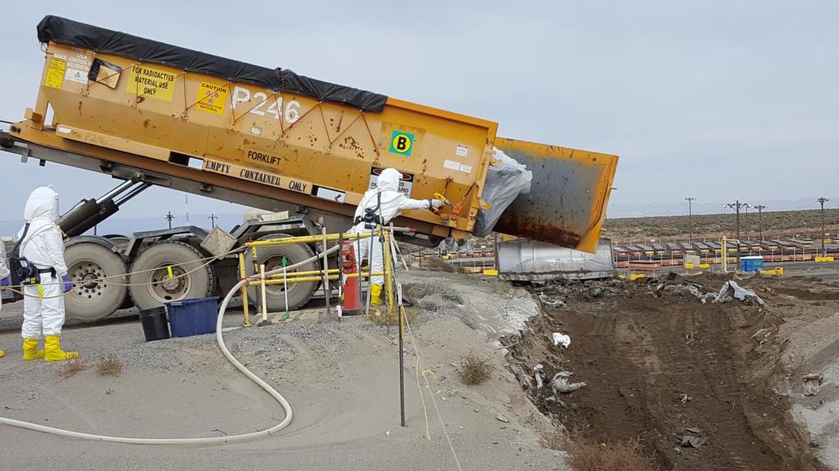 Along with CHPRC, the prime contractor, VNS Federal Services employees at ERDF recently completed the demolition/disposal of nearly 14,000 tons of debris from the World War II-era plant.