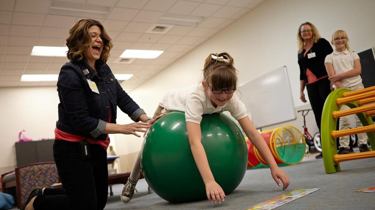 The innovative Kadlec Healthplex has brought the Tri-Cities a unique location to receive outpatient health services. From pediatric physical therapy to cardiac rehabilitation, the Healthplex serves hundreds of patients each day.
