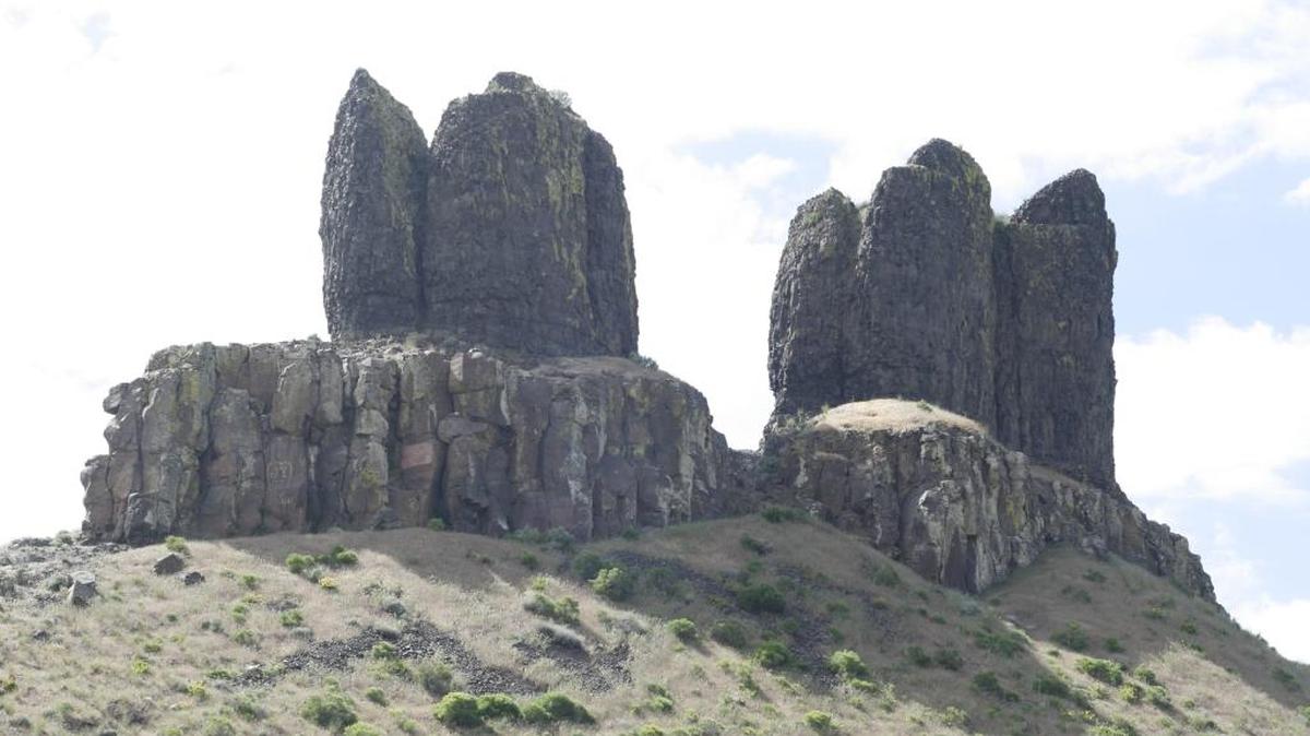 The Twin Sisters Rock are two basalt cliffs located less than 30 miles from the Tri-Cities, just past the town of Walulla. Multiple trails go up to the rocks, affording spectacular views of the Columbia River and Walulla Gap.