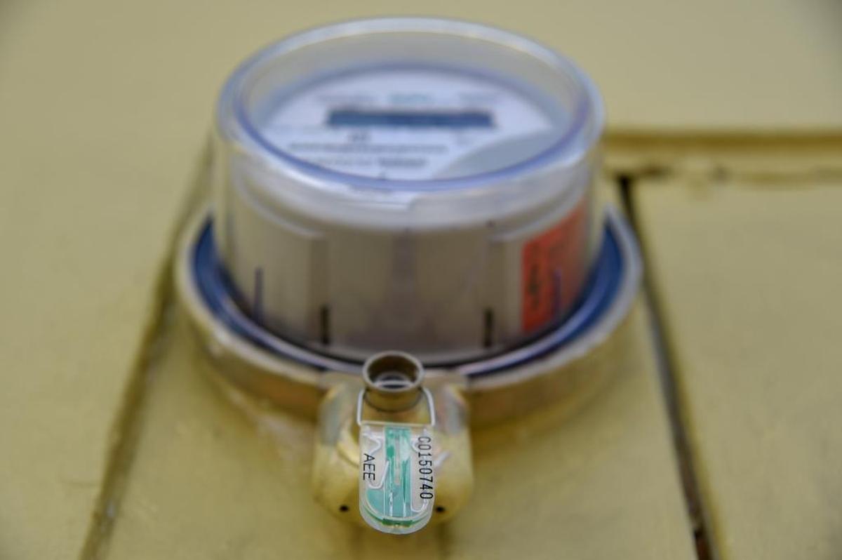 Richland paused an ambitious meter replacement project amid complaints about overbilling. 