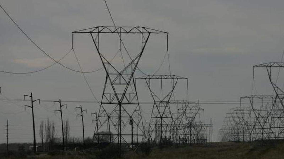 The U.S. Department of Energy dropped plans to privatize the Bonneville Power Administration last May, but the Trump administration again has proposed selling BPA assets.