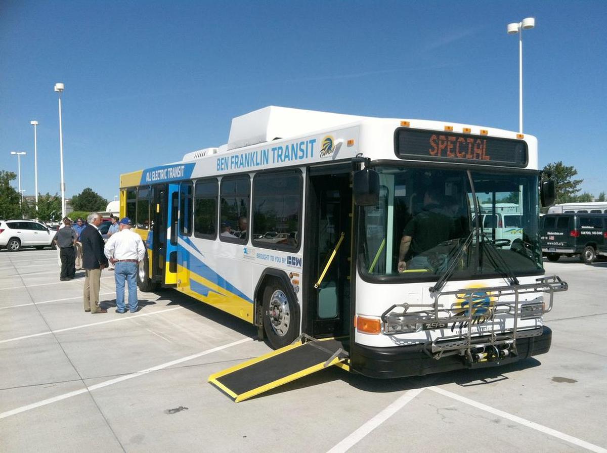 More than three-quarters of the 224 members of Teamsters Local 839 are asking the Ben Franklin Transit board for a change in management.