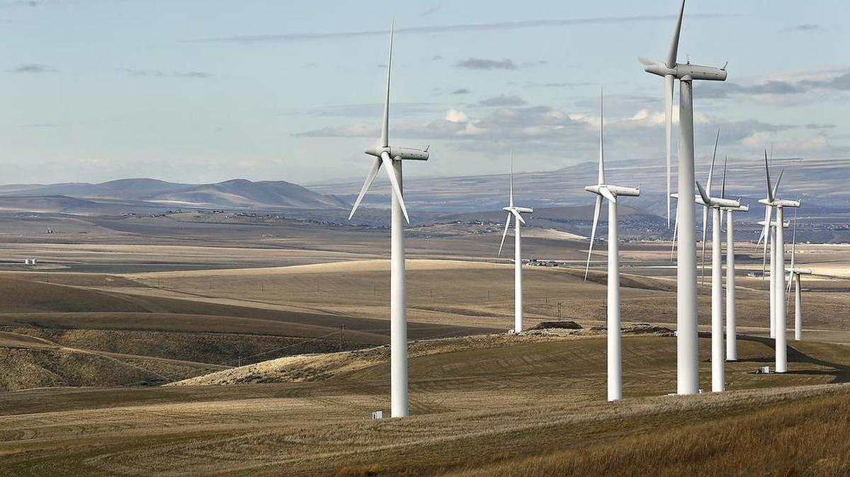 Scout Clean Energy plans a wind farm on Benton County farm land south of the Tri-Cities along the Horse Heaven Hills ridgeline south of Badger Road.