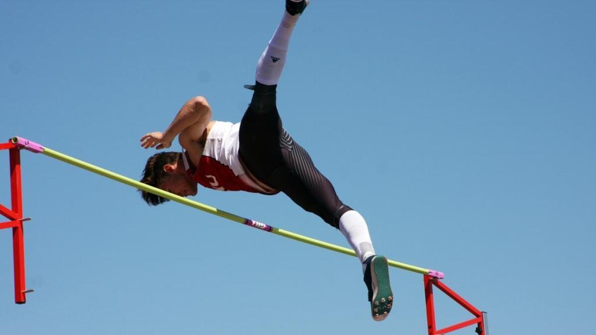 Richland High graduate Larry Still now competes for Eastern Washington University  and broke his own school record and is ranked No. 10 in the nation among all NCAA competitors.