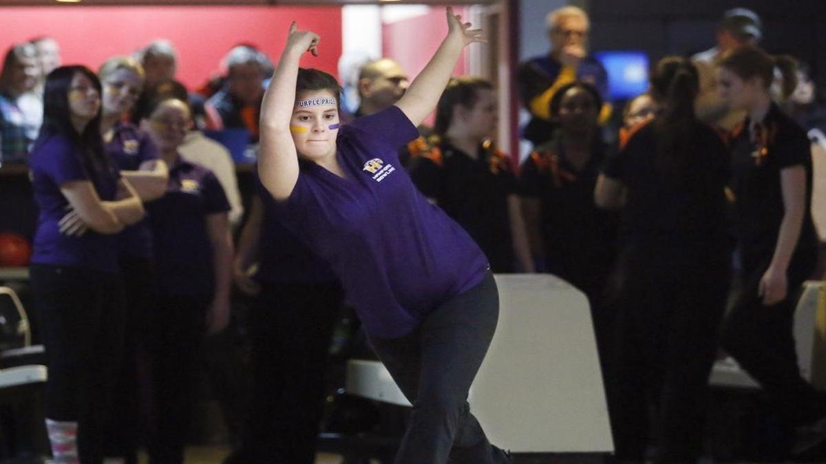 Hanford’s Sara Harris won the Class 3A/2A/1A district bowling title as a freshman last season. She will try to repeat Thursday at Atomic Bowl in Richland.