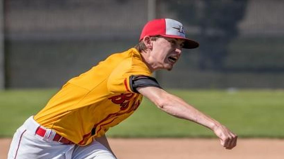 Kamiakin pitcher Nick Irwin delivers a pitch in Tuesday’s 3A regional championship game against the Southridge Suns. The Braves won 7-4.