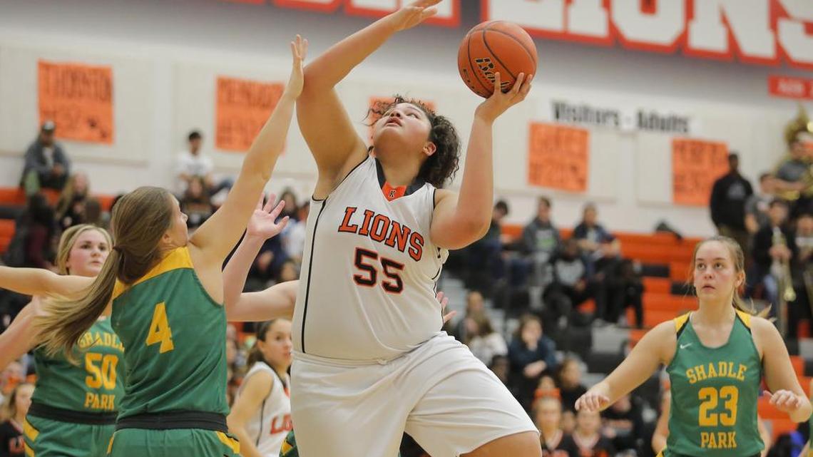 Basketball: Oatis helps Kennewick girls stay alive in district playoffs
