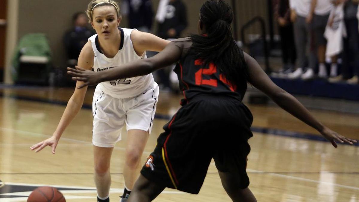 Chiawana’s Kennedy Cartwright () dribbles the ball with Kamiakin’s Oumou Toure (24) defending during a 2016-17 Mid-Columbia Conference girls basketball game at Chiawana High School in Pasco. The teams will meet Friday at Chiawana, and Kamiakin can lock up a league title with a victory.