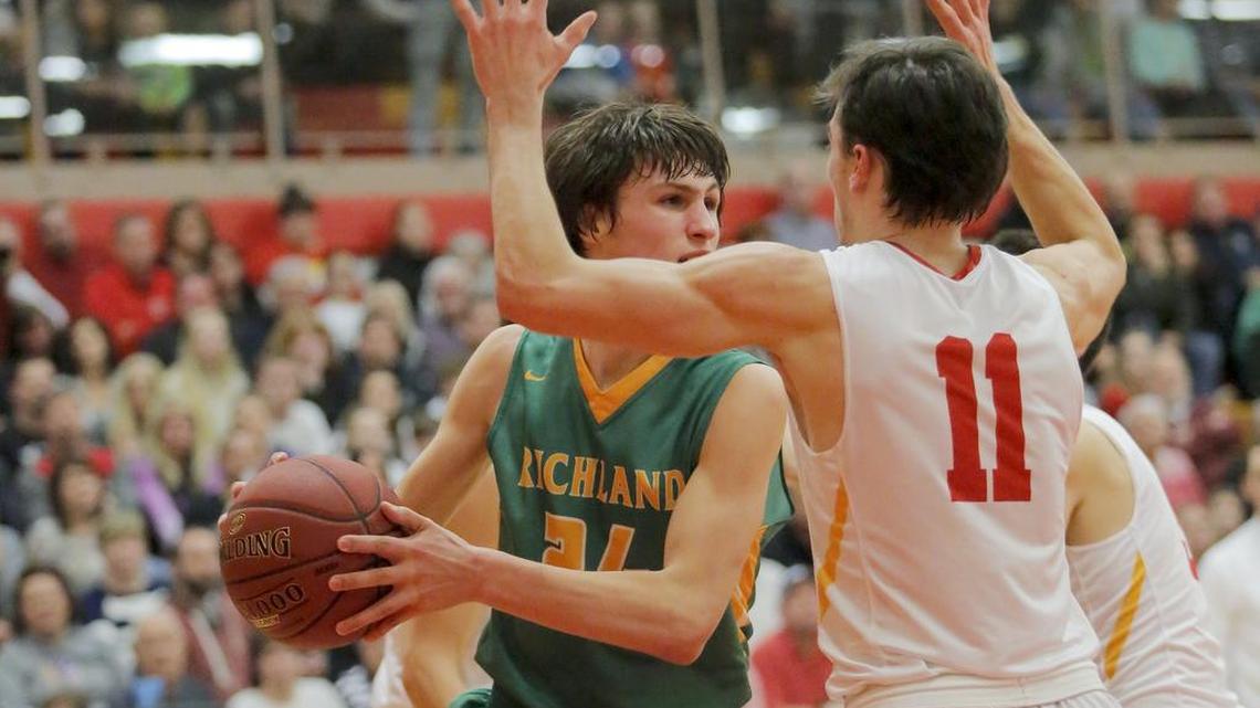 MCC scoring champ joins the 1K club. His Richland Bombers are trying to go to 22-0