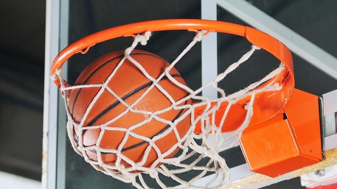 Basketball: Gutierrez’s buzzer-beater lifts Pasco over Lake City