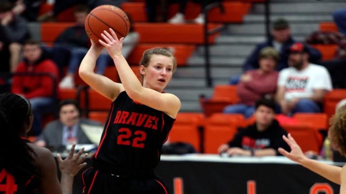 Kamiakin sophomore guard Alexa Hazel, throwing a pass against Kennewick on Jan. 21, is the MCC Co-Defensive Player of the Year with teammate and fellow sophomore guard Oumou Toure. Hazel averaged 14 points, 3.2 assists, two steals and two deflections per game this season.