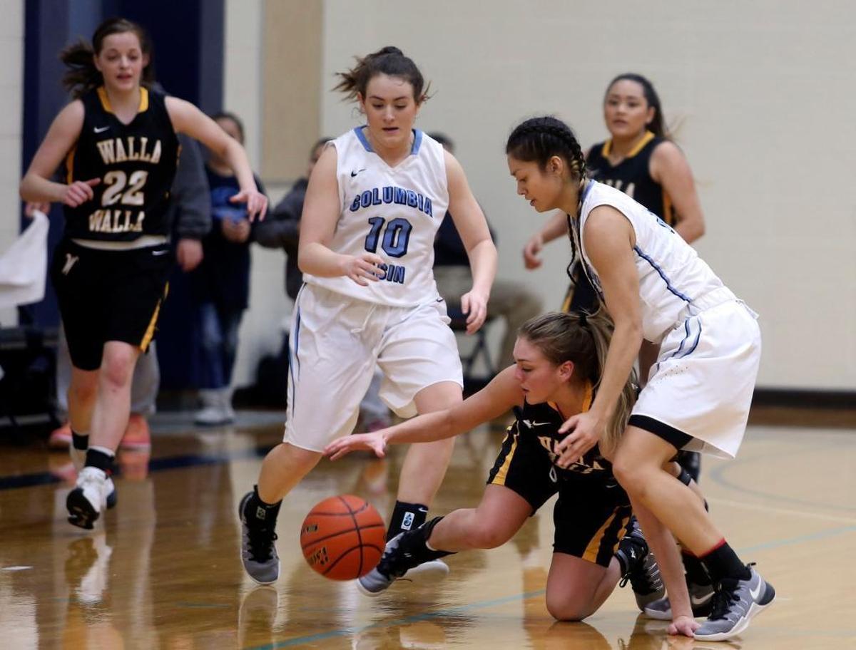 Columbia Basin College new women’s head coach Amy Sokaitis has her Hawks off to a 4-6 start.