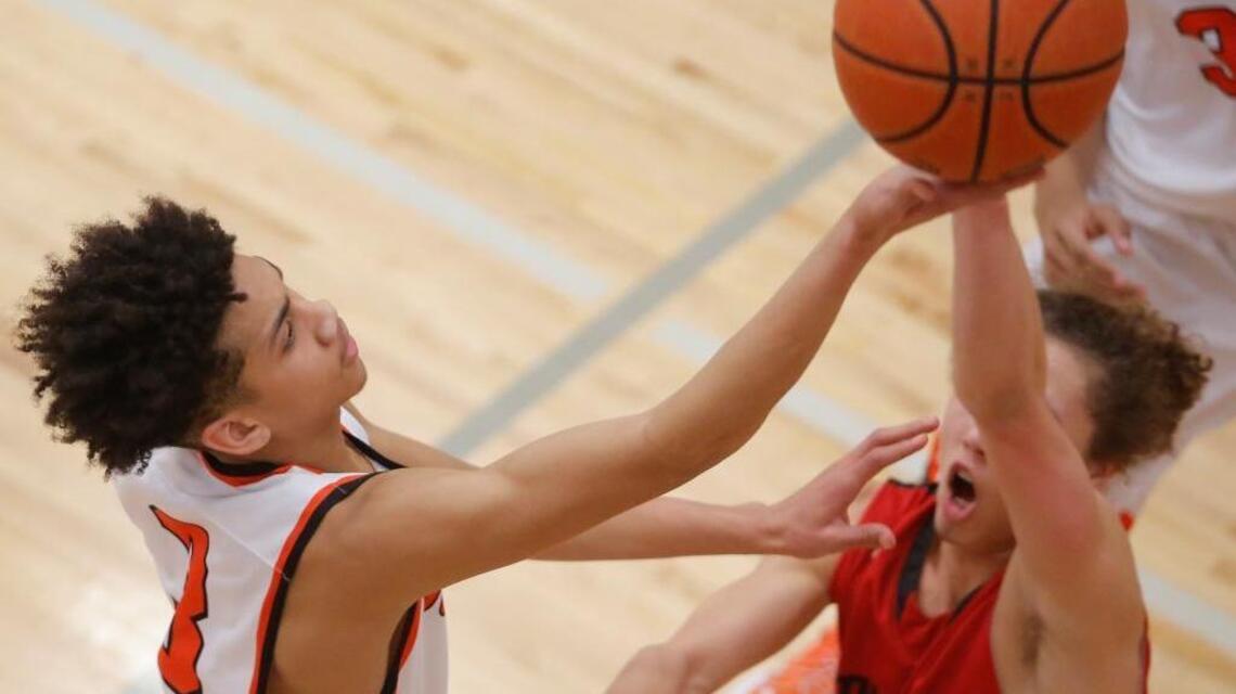 Norwood has another big night, but not enough for Kennewick boys in district opener