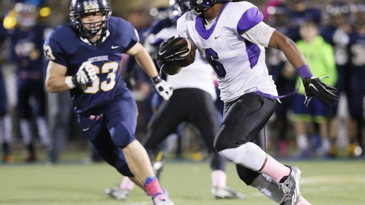 
The Pasco Bulldogs, seen facing Southridge last year, will open the 2015 season Thursday night.
