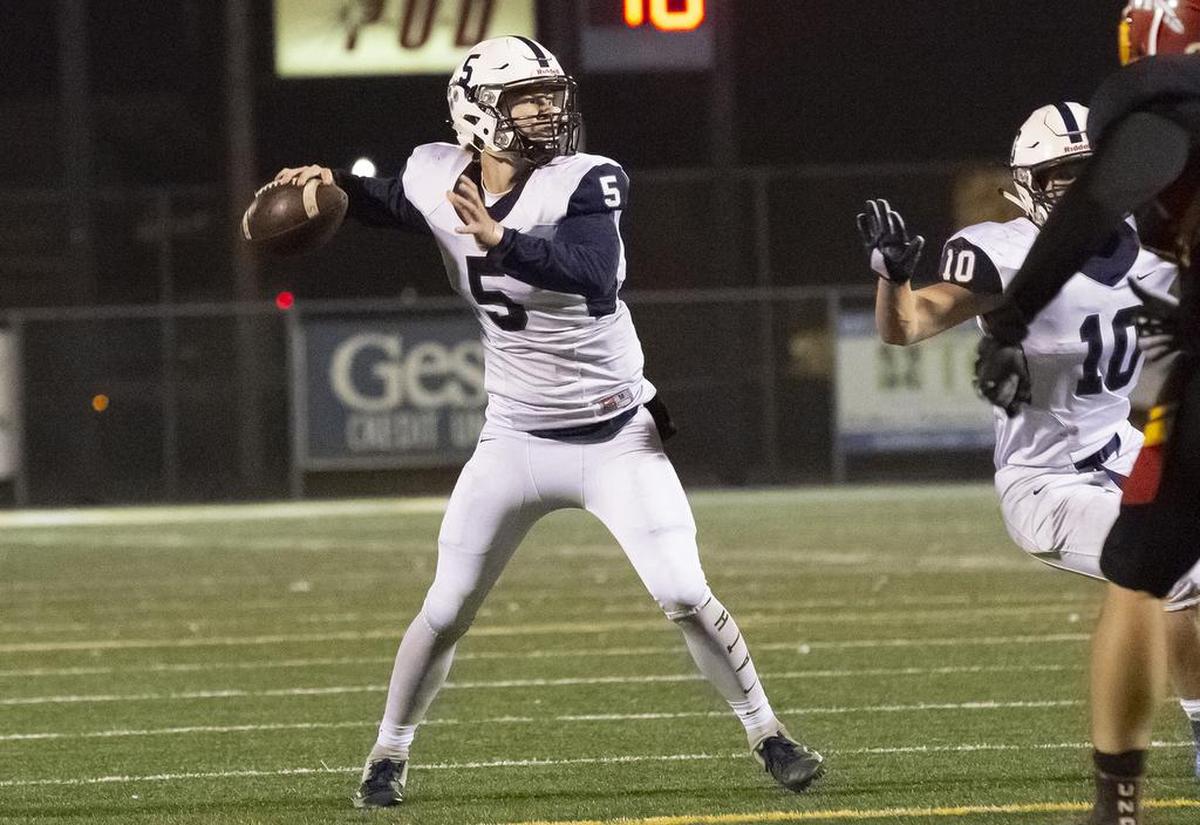 Chiawana’s quarterback Preston Vine makes a pass during a Mid-Columbia Conference high school football game against Kamiakin at Lampson Stadium in Kennewick on Thursday. Chiawana won 42-0.