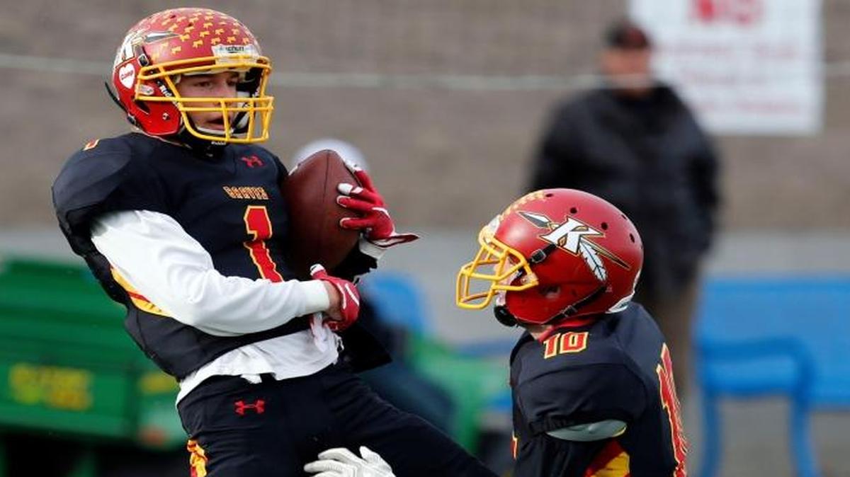 Kamiakin’s Benson Smith (1), who leads the Braves with five interceptions, will be counted on to help hold Eastside Catholic’s passing game in check during Saturday’s Class 3A state semifinal in Bothell.