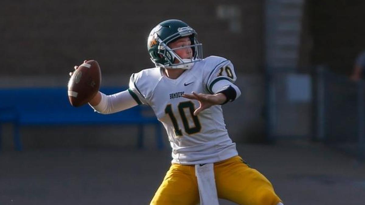 Richland quarterback Cade Jensen (10) threw for 189 yards against Walla Walla on Friday. The Bombers won 39-6.