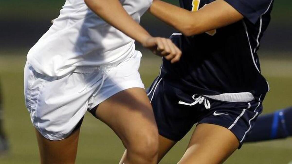 
Chiawana’s Amber Gama (9) fights Southridge’s Savannah Brown (10) for a ball Tuesday during a game at Chiawana High School in Pasco. See more photos at www.tricityherald.com.
