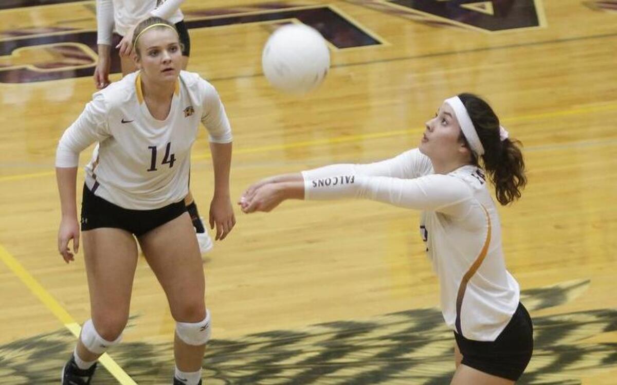 Hanford’s Caylee Shelton (3) passes the ball while Kaitlyn Thompson looks on during a Mid-Columbia Conference volleyball match against Walla Walla on Thursday in Richland. Go to tricityherald.com for more photos of Thursday’s action.