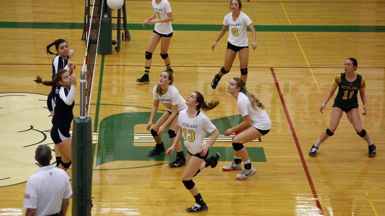 District Volleyball: Richland vs Chiawana 