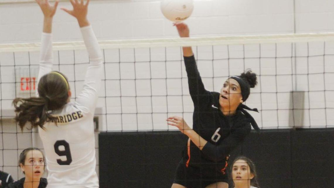 Kennewick volleyball pushes win streak to 4
