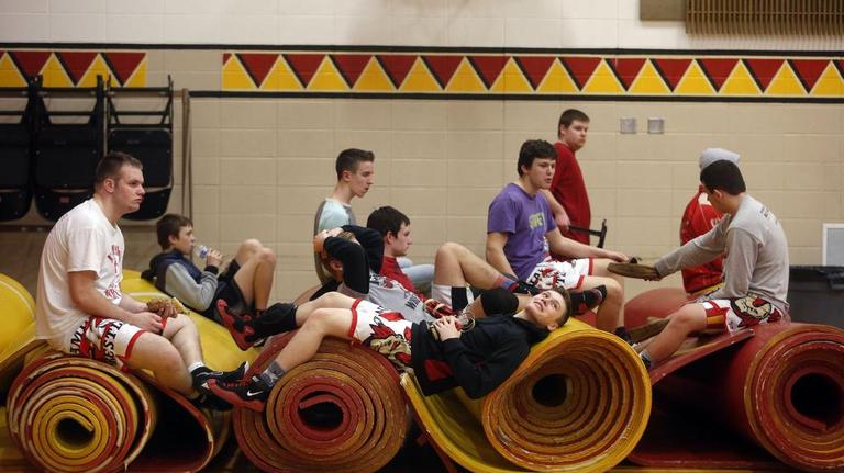 Kamiakin wins 3A District wrestling tournament, 2/6/2016
