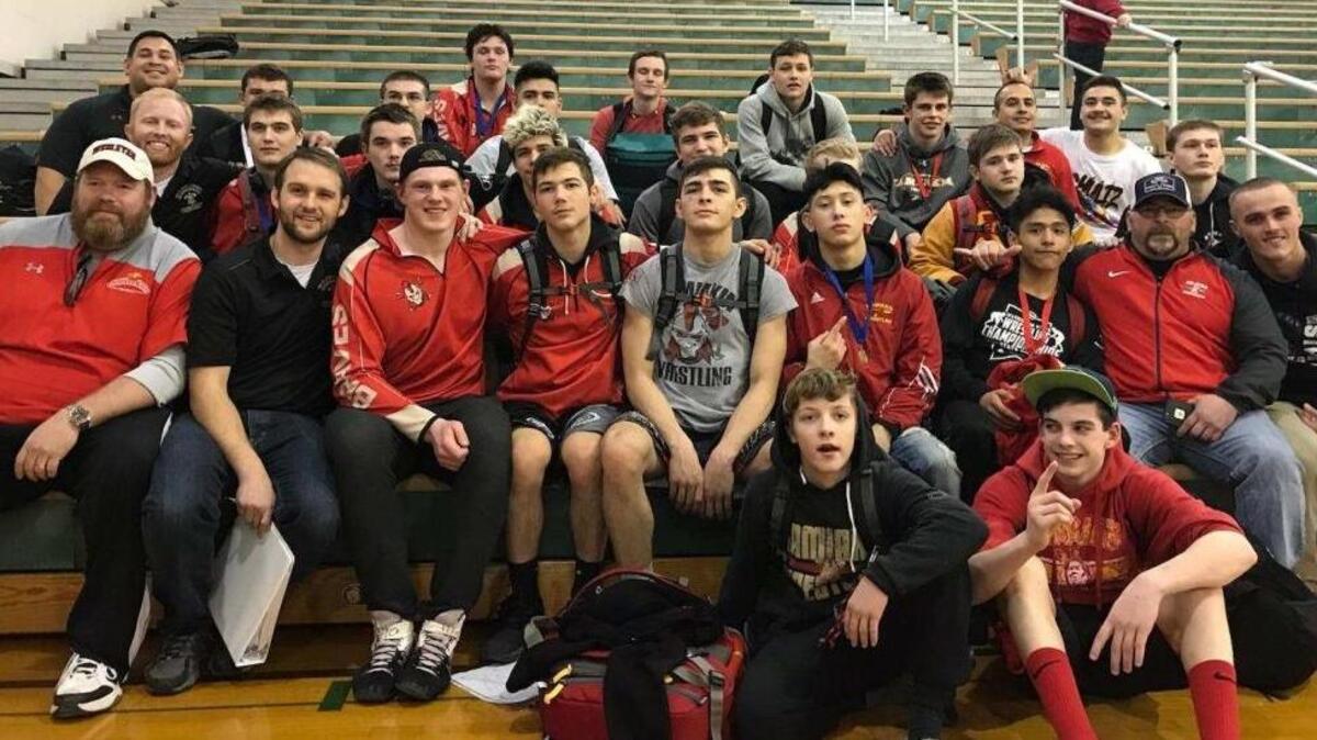 The Kamiakin Braves won their second consecutive 3A regional title Saturday, rolling up 305.5 points and crowning five champions.