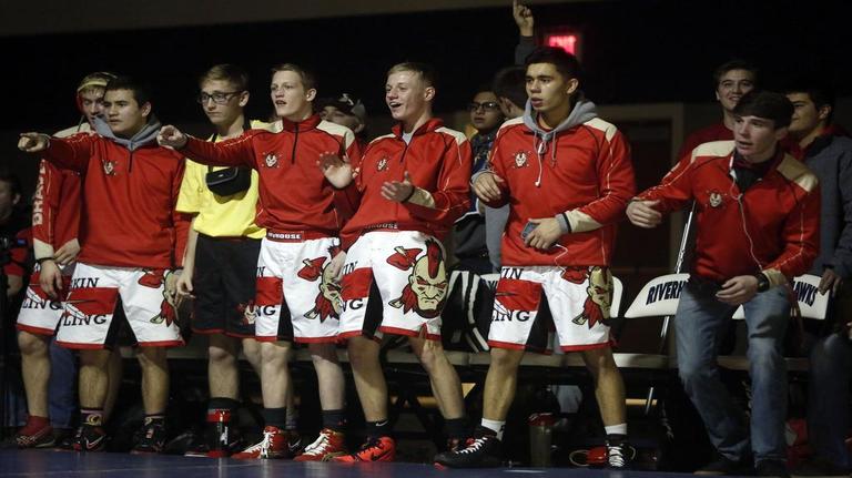 Battle of the Bridge wrestling match, 1/7/2016